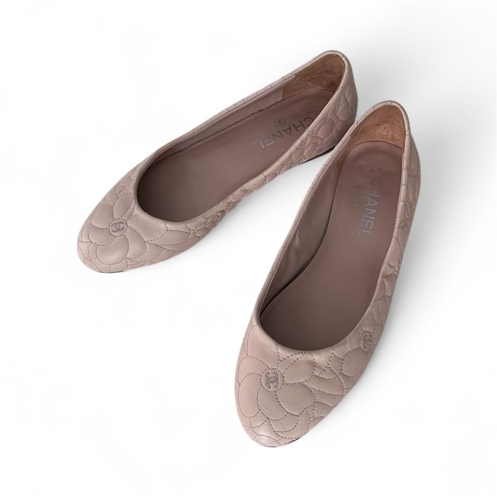 ❌SOLD❌CHANEL Camellia CC Quilted Ballet Flats | Size 38